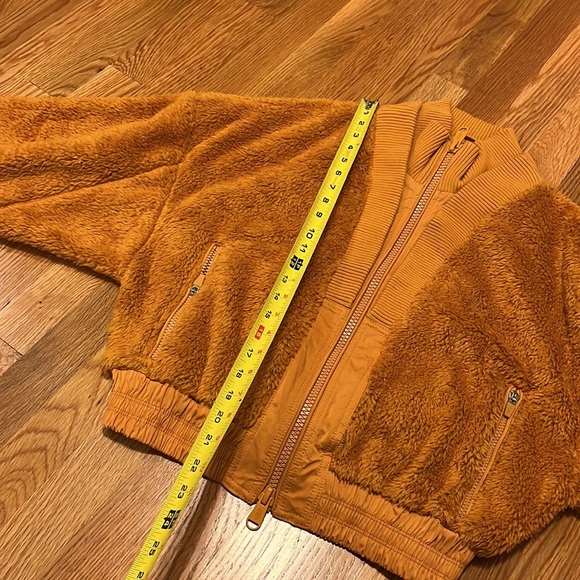 NWOT Free People Gear Up Sherpa Jacket S or M - Picture 17 of 17